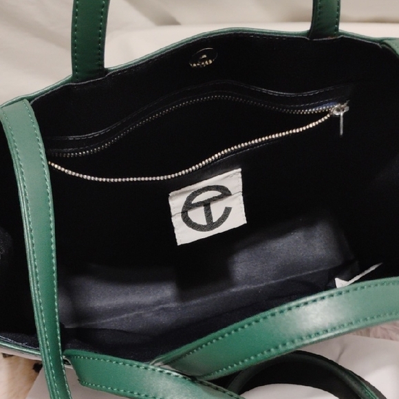SALE! NWOT Telfar Green Tote Bag W Embossed Logo & Dust Bag Never Used No Tags - Picture 9 of 12